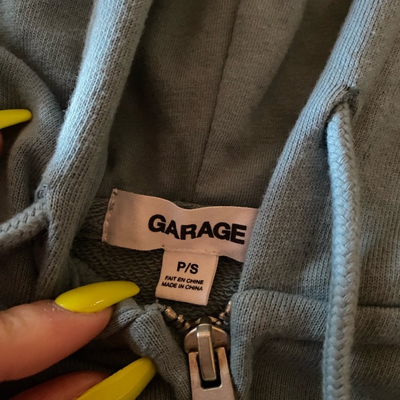 Cropped zip up - Picture 3 of 3